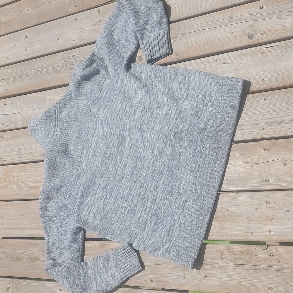 H&M sweater - Picture 8 of 9